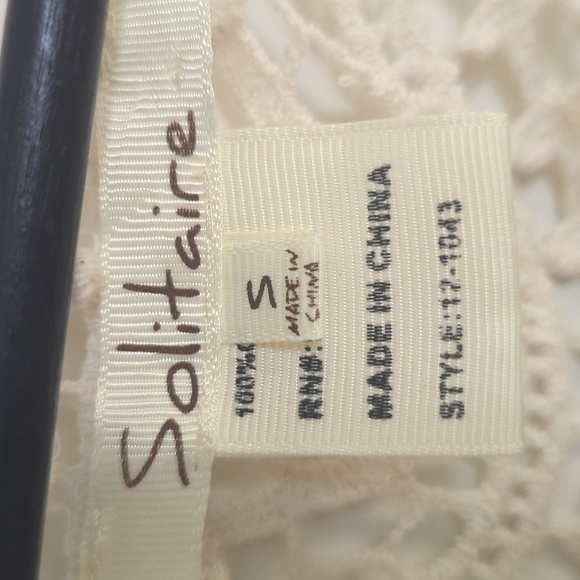 SOLITAIRE White Crocheted Top Size Small - Picture 3 of 5